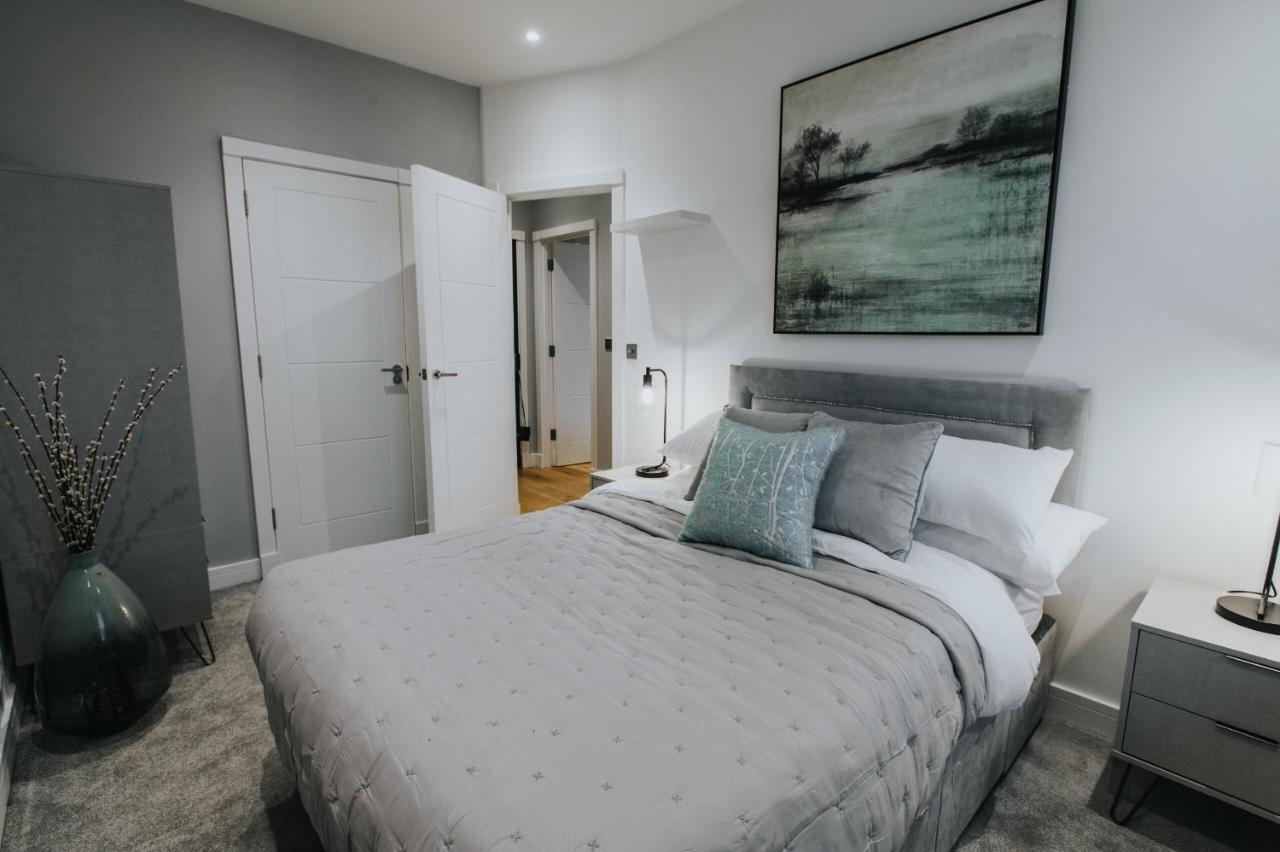 Circa17- Entire Apt, Free Parking, Gym, City Central & Free Netflix Bracknell Esterno foto