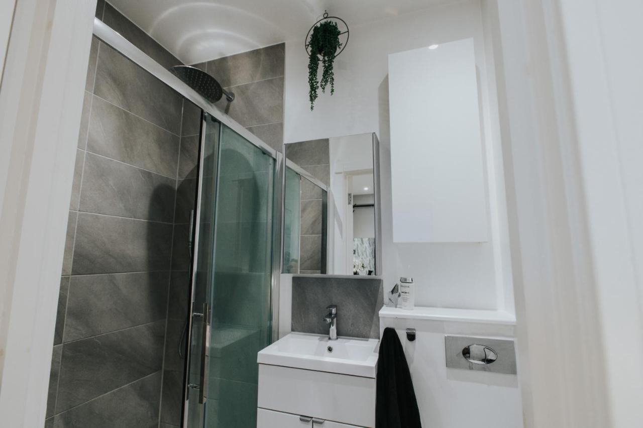 Circa17- Entire Apt, Free Parking, Gym, City Central & Free Netflix Bracknell Esterno foto